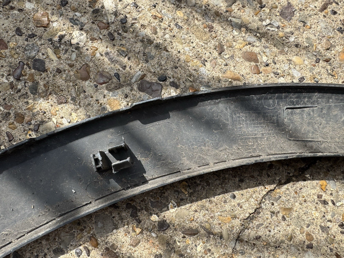 Volkswagen Tiguan LH Rear Wing Fender Trim Arch Moulding 5NA854819J