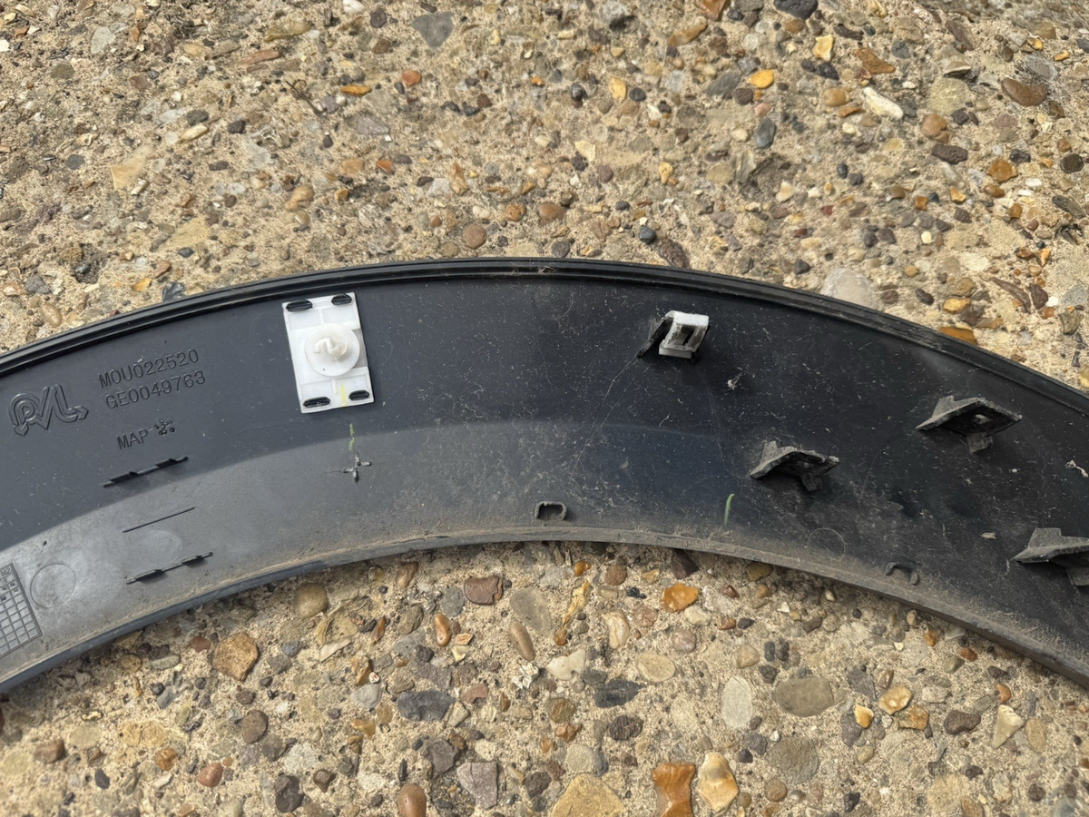 GENUINE PEUGEOT 208 WHEEL ARCH TRIM REAR DRIVER SIDE 2018-ON P/N 9824722480