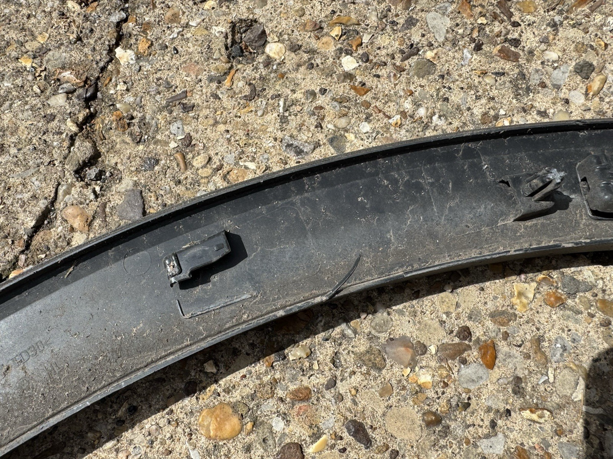 Volkswagen Tiguan LH Rear Wing Fender Trim Arch Moulding 5NA854819J