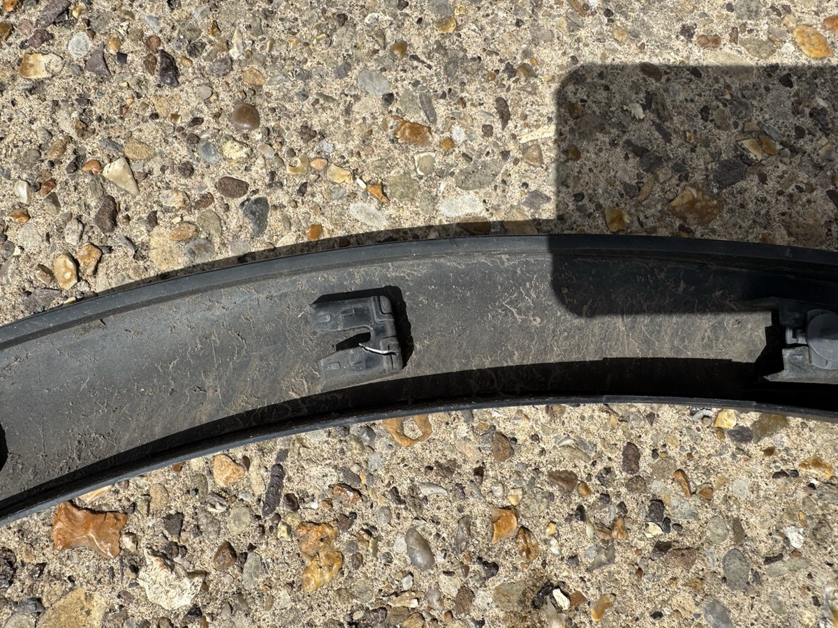Volkswagen Tiguan LH Rear Wing Fender Trim Arch Moulding 5NA854819J