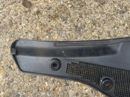2023-25 RANGE ROVER FRONT RIGHT SIDE TRIM ACCESS VENT GRILL L461 L460