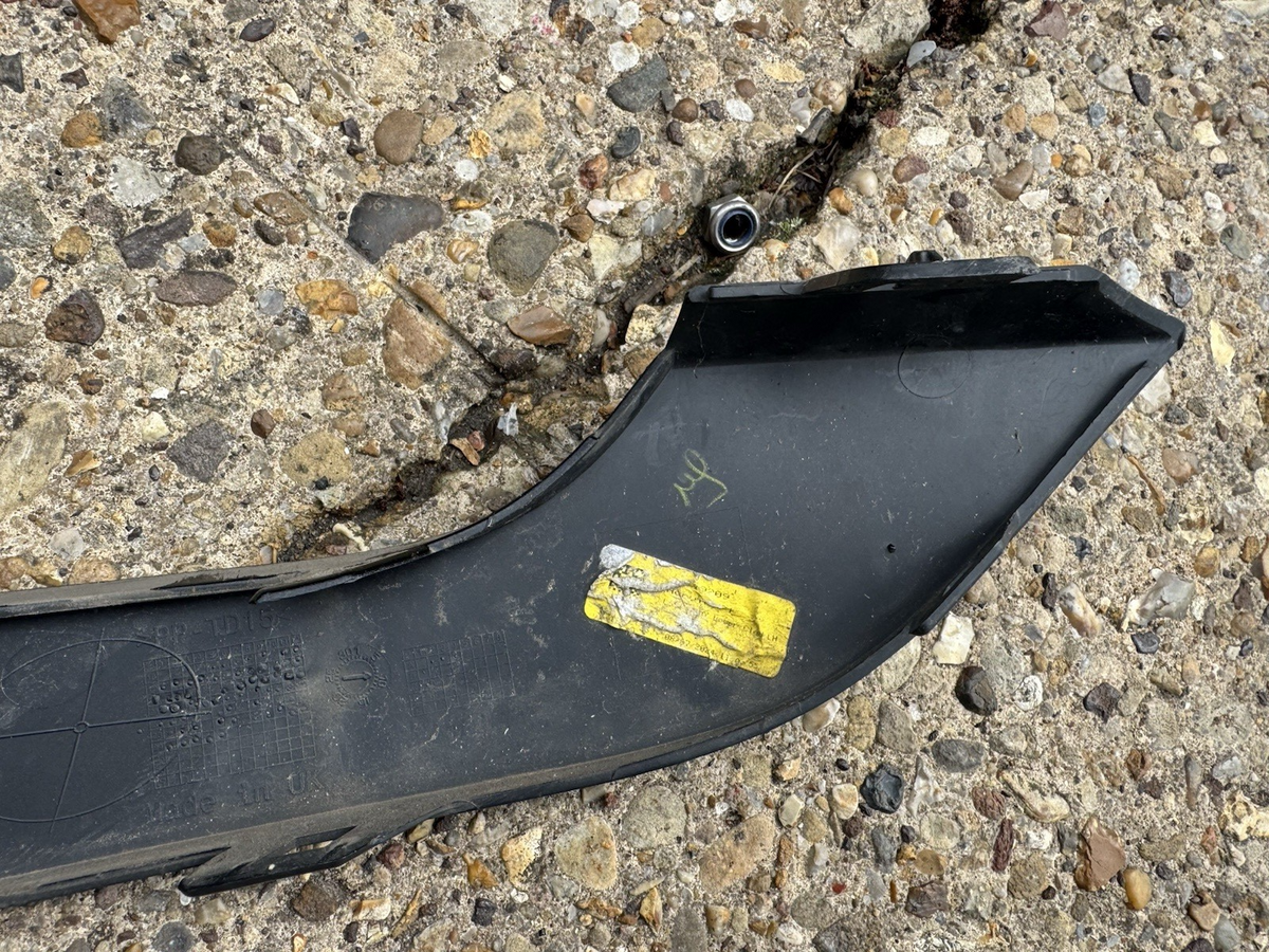 Range Rover Evoque Front Bumper Left Trim 2019 ON K8D2-17E785-AB Genuine