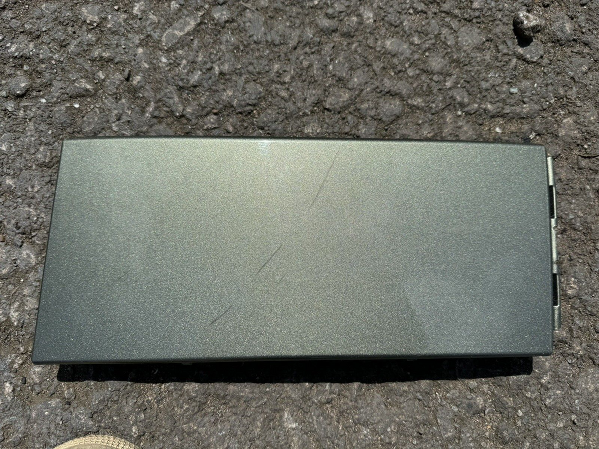คิ้วแผงบนกันชนหน้า ด้านซ้าย Land Rover Defender L663 L8B2-17E792-A