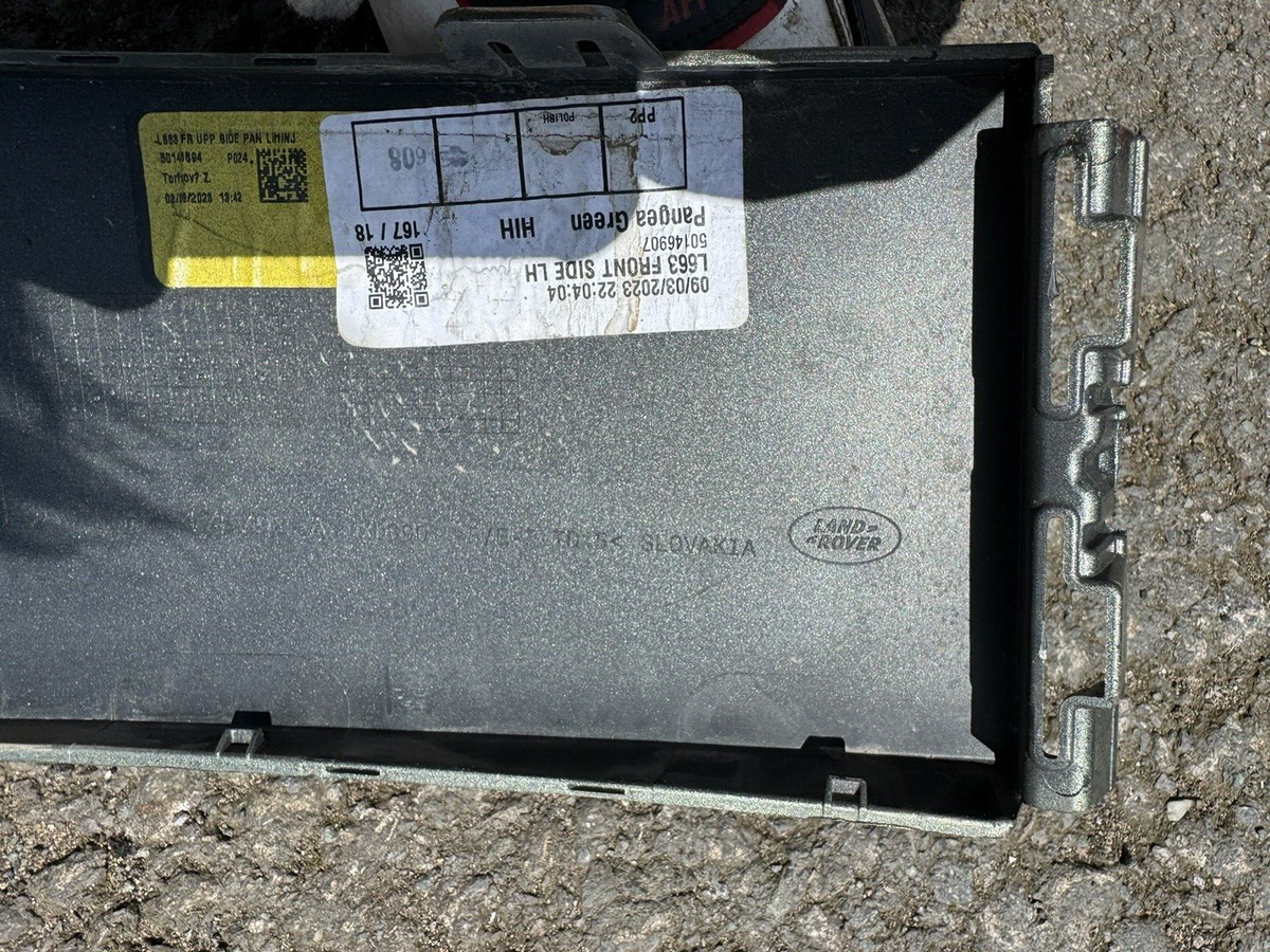 คิ้วแผงบนกันชนหน้า ด้านซ้าย Land Rover Defender L663 L8B2-17E792-A