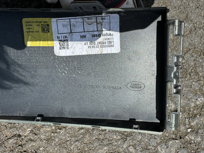 คิ้วแผงบนกันชนหน้า ด้านซ้าย Land Rover Defender L663 L8B2-17E792-A