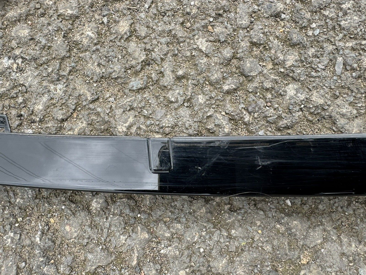 อะไหล่แท้ RANGE ROVER EVOQUE คิ้วกันชนหลัง K8D2-17775-AC