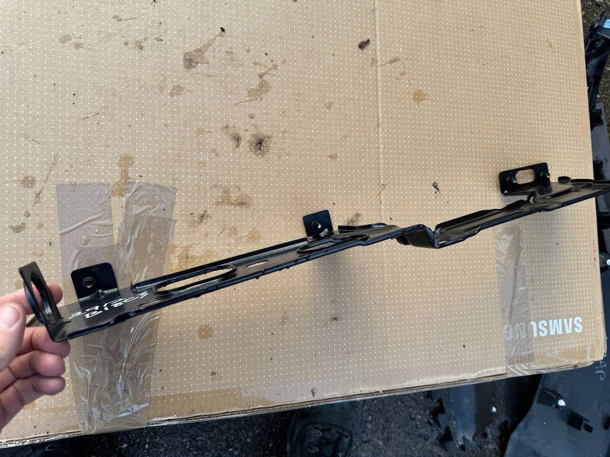 m8e2-16150-ae bracket land rover jaguar m8e216150ae