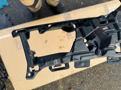 ขายึด - Volvo (32227397) RH ชำรุดเล็กน้อย