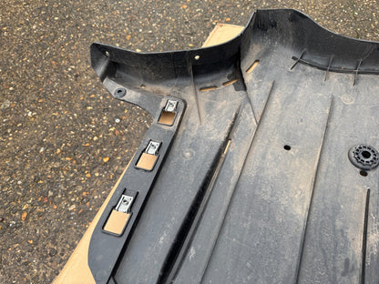 TESLA Model 3 Long 2024 แผ่นปิดใต้ท้องรถด้านหลัง 1582583-00-D 1582584-00-D ชำรุด