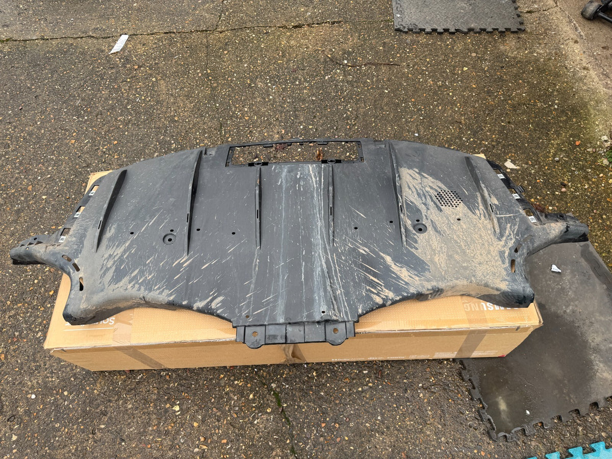 TESLA Model 3 Long 2024 แผ่นปิดใต้ท้องรถด้านหลัง 1582583-00-D 1582584-00-D ชำรุด