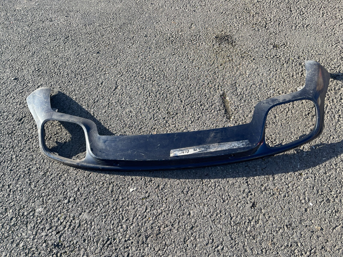 2016 คิ้วกันชนหลัง (Valance Trim) แท้ PORSCHE PANAMERA 971 หมายเลขชิ้นส่วน 971807521