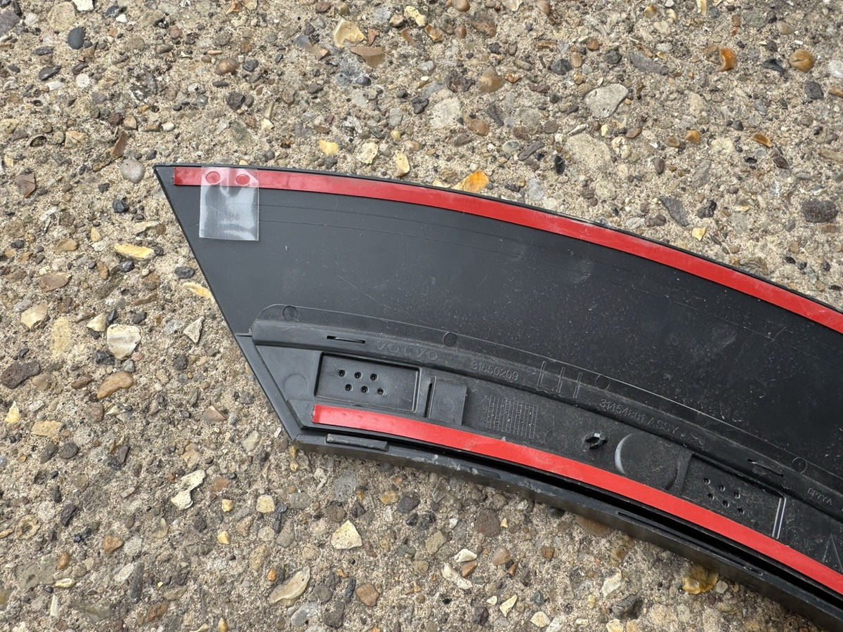 GENUINE VOLVO XC60 2018-2024 REAR LEFT SIDE WING FENDER MOLDING TRIM 31454801