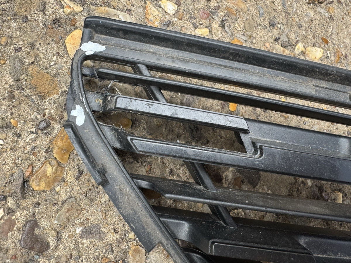damaged Bumper Grill For Peugeot 308 2Nd Series AA38247938 EB2DT/HNP (13 )