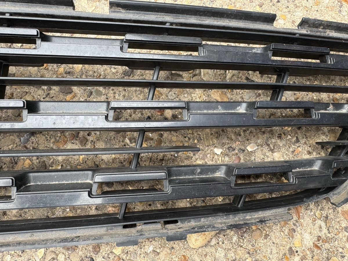 damaged Bumper Grill For Peugeot 308 2Nd Series AA38247938 EB2DT/HNP (13 )