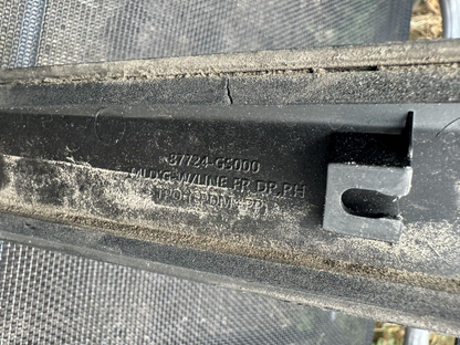 GENUINE KIA NIRO คิ้วกันกระแทกประตู หน้าขวา 87724-G5000