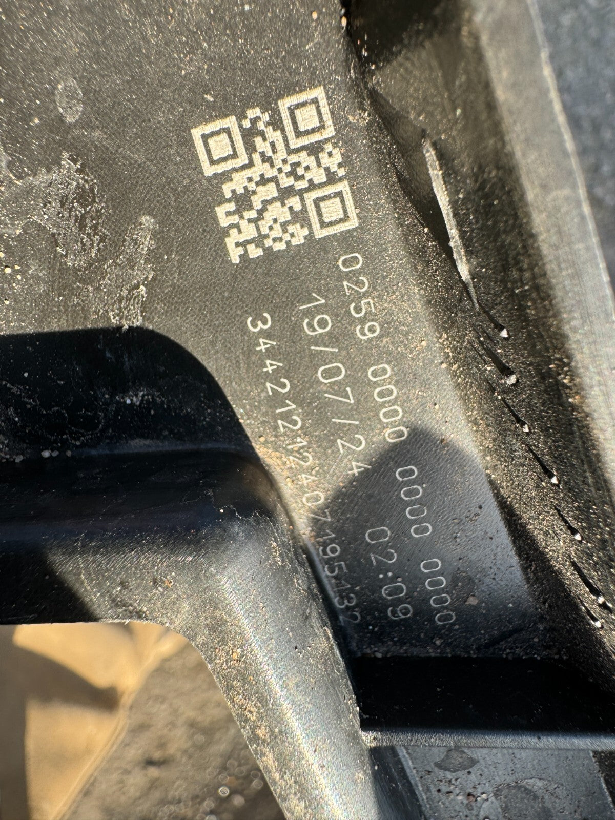 PEUGEOT 2008 GT MK2 5DR 掀背車 2019 年起 右後 O/S/R 後保桿支架 9825853980