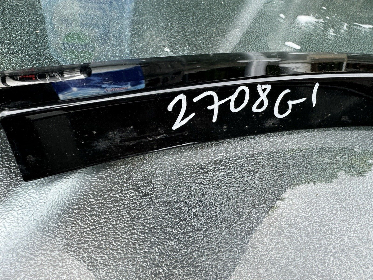 LAND ROVER DEFENDER L663 คิ้วซุ้มล้อหลังซ้าย L8B2-16A333-B แท้
