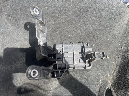 Mount Bracket - Volkswagen (5H6-907-456-B) cracked