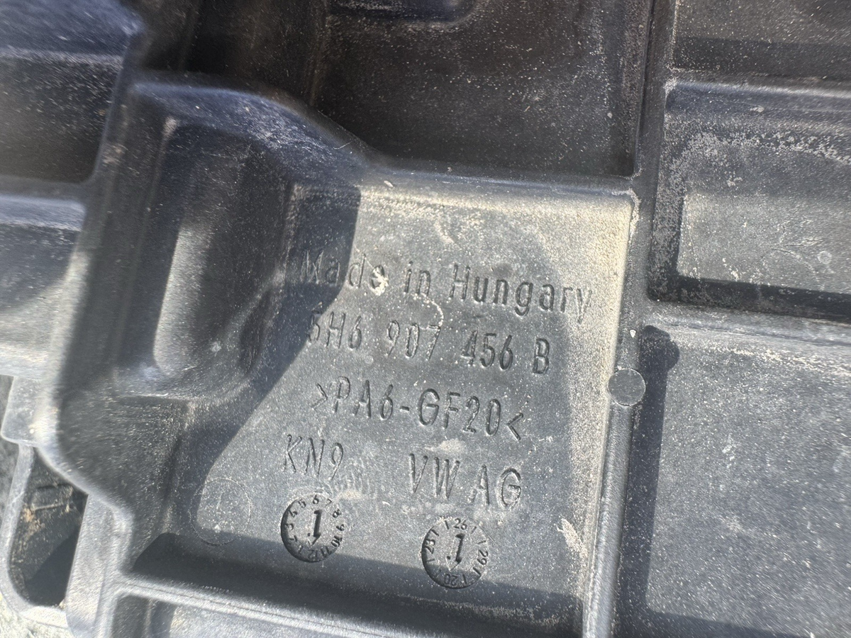 Mount Bracket - Volkswagen (5H6-907-456-B) cracked