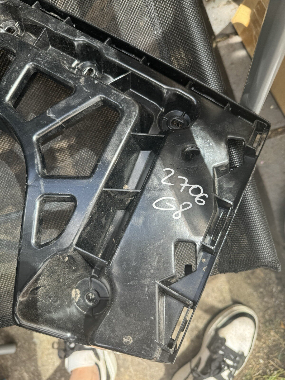 SKODA ENYAQ iV Breket Bumper Belakang Kiri 5LG807393 2022 25219236
