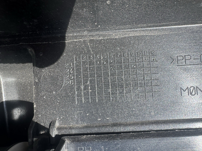 CRACKED Land Rover Discovery L462 Radiator Shutter HY32-8475-A Genuine