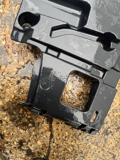 Bracket / Pangkon BUMPER BMW X5 \RH 5112 139605-14