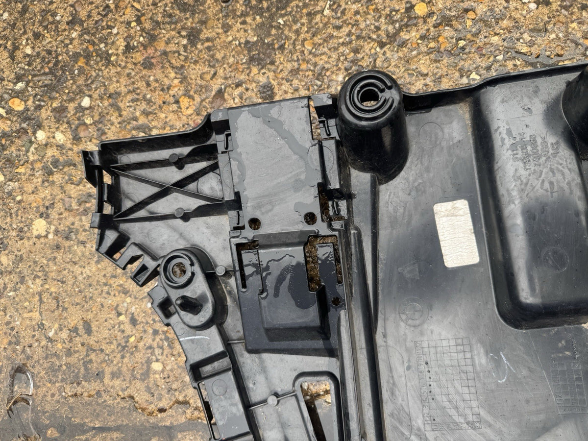 Bracket / Pangkon BUMPER BMW X5 \RH 5112 139605-14