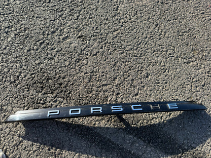 PORSCHE PANAMERA 971 ทริมครอบฝาท้ายกระโปรงหลัง 971827044 แท้
