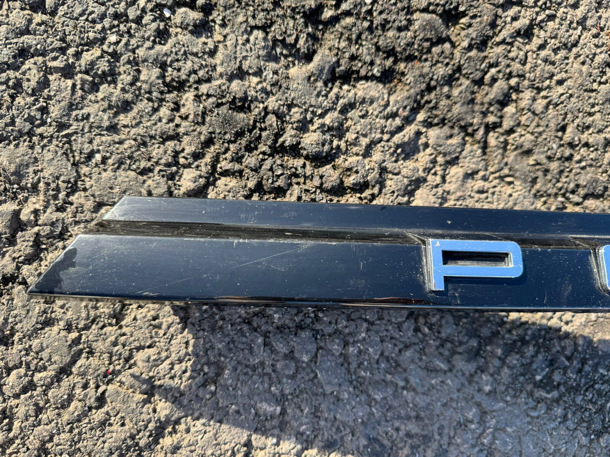 PORSCHE PANAMERA 971 ทริมครอบฝาท้ายกระโปรงหลัง 971827044 แท้