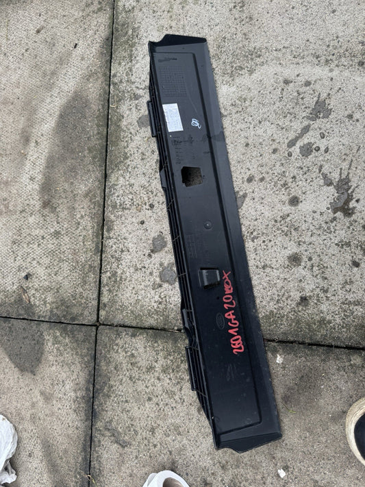 Range Rover Velar L560 Grille Kemasukan Udara Radiator Bumper Depan M8A2-8B384A