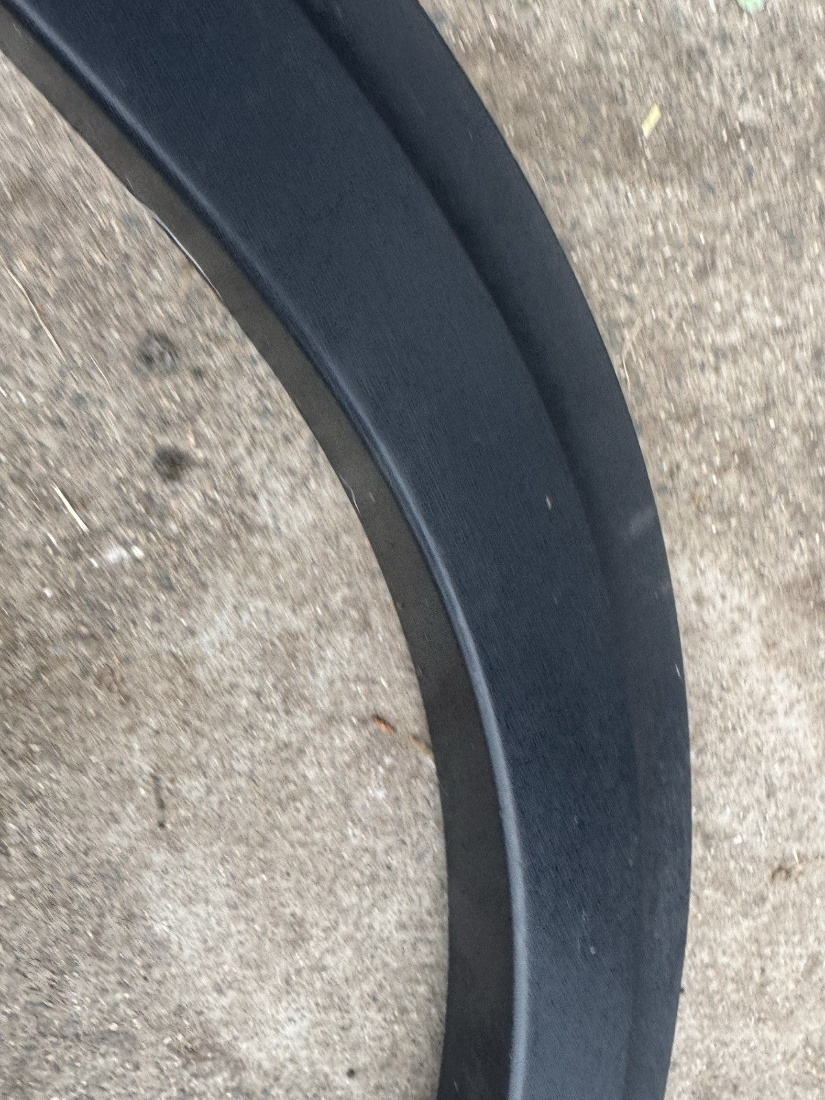 คิ้วซุ้มล้อหน้าซ้าย AMG แท้ Mercedes GLA W247 2019-2023