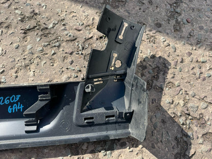 Molding Pintu Kanan Belakang Discovery 4 L319 9H22-20170-A