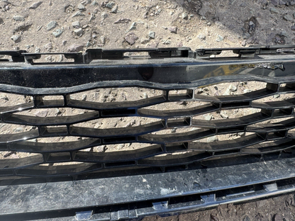 Range Rover Sport L461 2022-ON Front Bumper Lower Grille N9X2-17F791-B Damaged