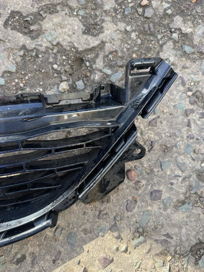 Range Rover Sport L461 2022-ON Front Bumper Lower Grille N9X2-17F791-B Damaged