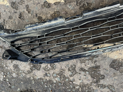 Range Rover Sport L461 2022-ON Front Bumper Lower Grille N9X2-17F791-B Damaged