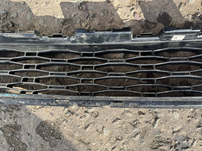 Range Rover Sport L461 2022-ON Front Bumper Lower Grille N9X2-17F791-B Damaged