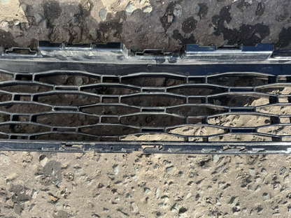 Range Rover Sport L461 2022-ON Front Bumper Lower Grille N9X2-17F791-B Damaged