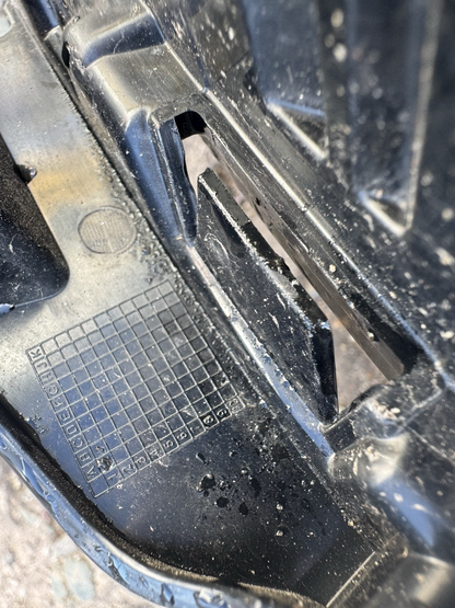Range Rover Sport L461 2022-ON Front Bumper Lower Grille N9X2-17F791-B Damaged