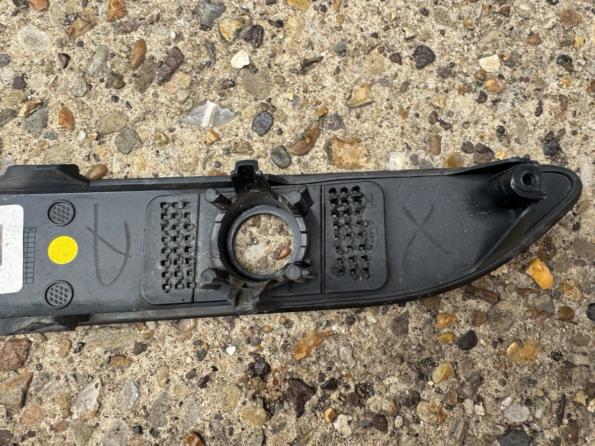 Range Rover Evoque Rear Bumper Right Trim 2019 ON M8D2-17D752-CA Genuine