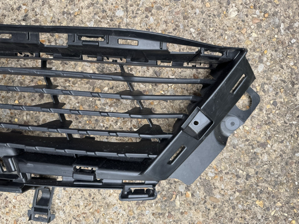 PEUGEOT 3008 Front Grill 2022-On | OEM 9839795580 Used Genuine