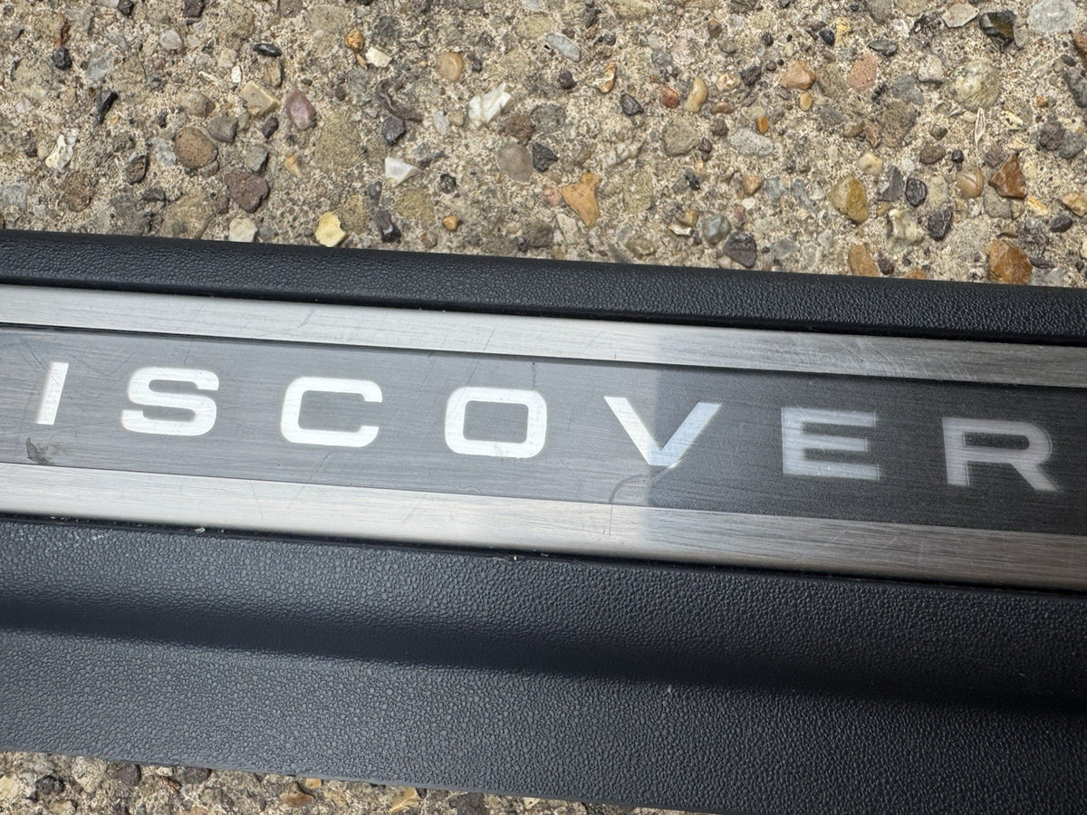 2024 Discovery Sport D L550 Passenger Front Sill Trim (RDynamic) LK72-02349