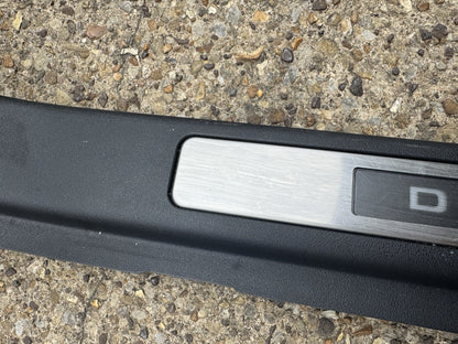 2024 Discovery Sport D L550 Passenger Front Sill Trim (RDynamic) LK72-02349