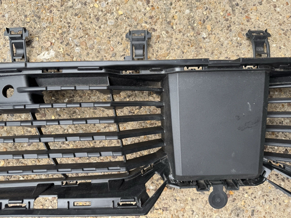 PEUGEOT 3008 Front Grill 2022-On | OEM 9839795580 Used Genuine