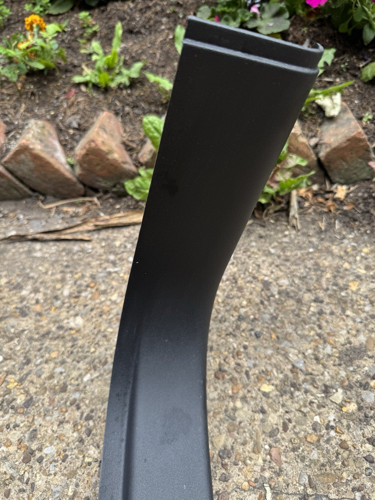 2024 Discovery Sport D L550 Passenger Front Sill Trim (RDynamic) LK72-02349