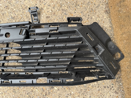 PEUGEOT 3008 Front Grill 2022-On | OEM 9839795580 Used Genuine