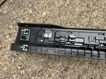 2024 Discovery Sport D L550 Passenger Front Sill Trim (RDynamic) LK72-02349