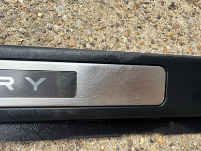 2024 Discovery Sport D L550 R Dynamic Sill Trim Drivers Front LK72-02348