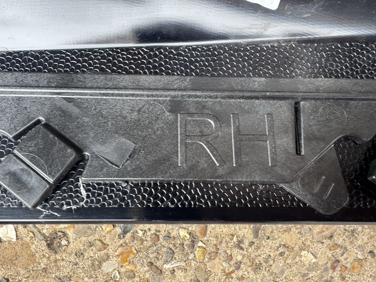 LAND ROVER DISCOVERY SPORT TD4 2013on D-Pillar Trim Right Side FK72-29148-AC