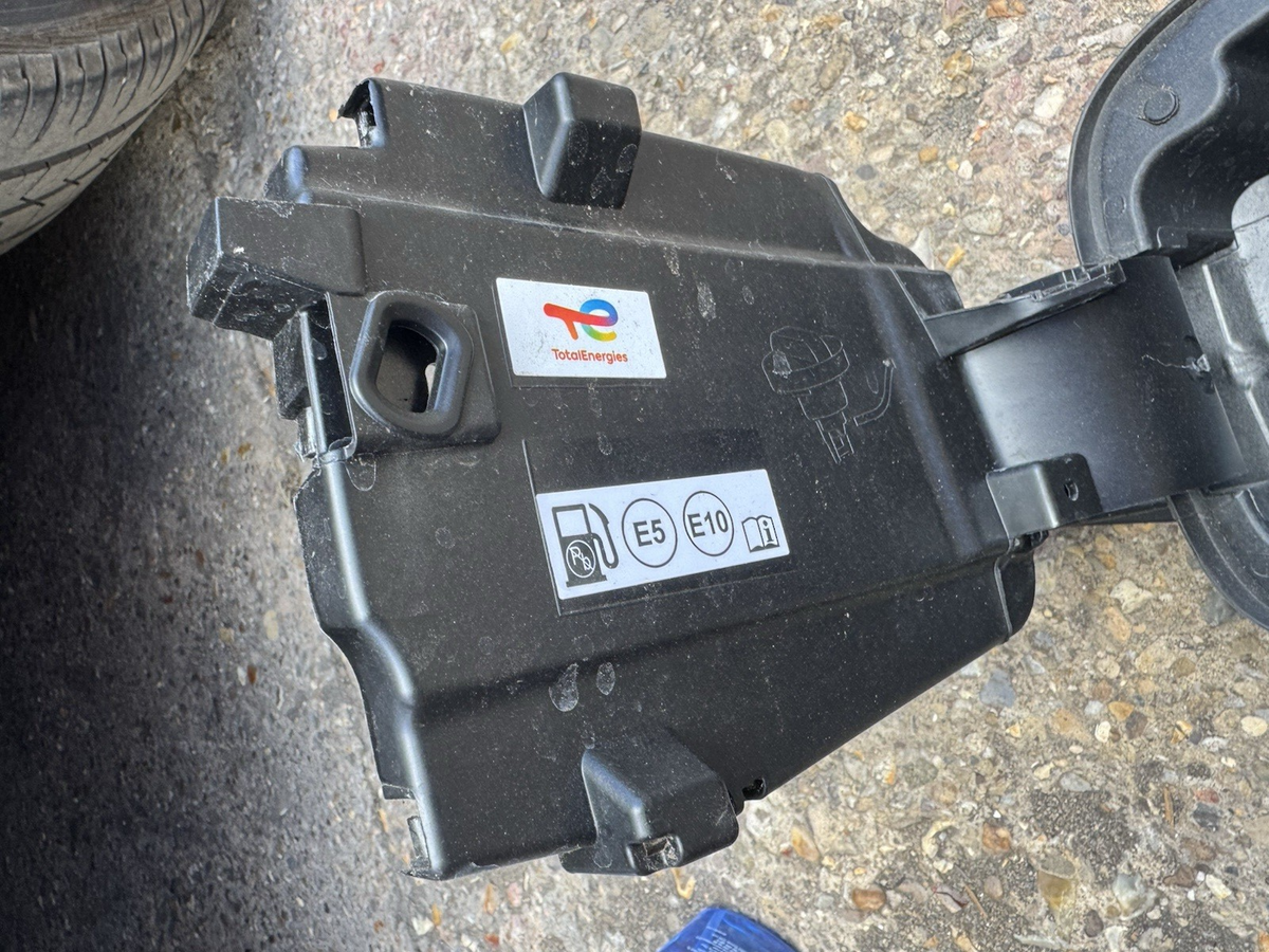 CITROEN C3  PETROL FUEL TANK FILLER FLAP COVER  9812916680