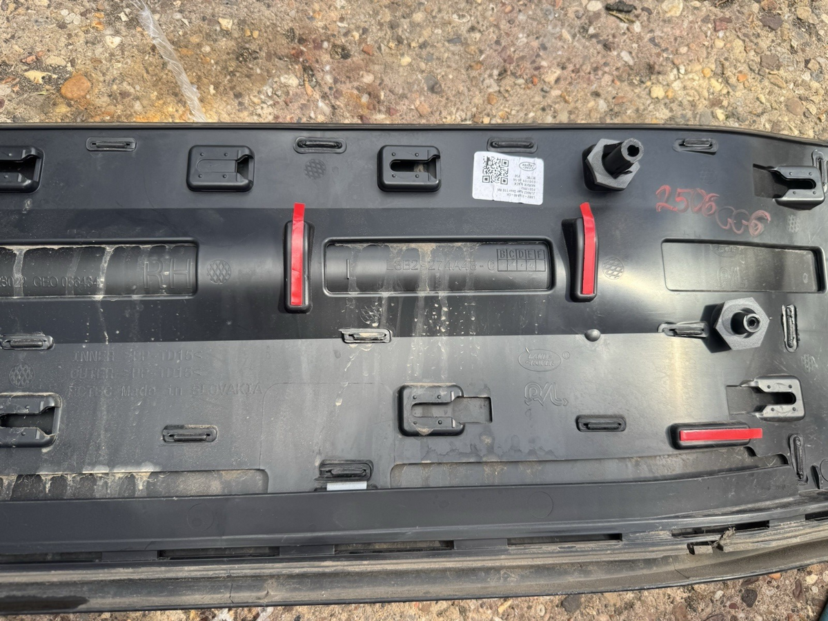 Land Rover Defender Rear Right Side Door Moulding 2020 ON L8B2-274A48-C Genuine